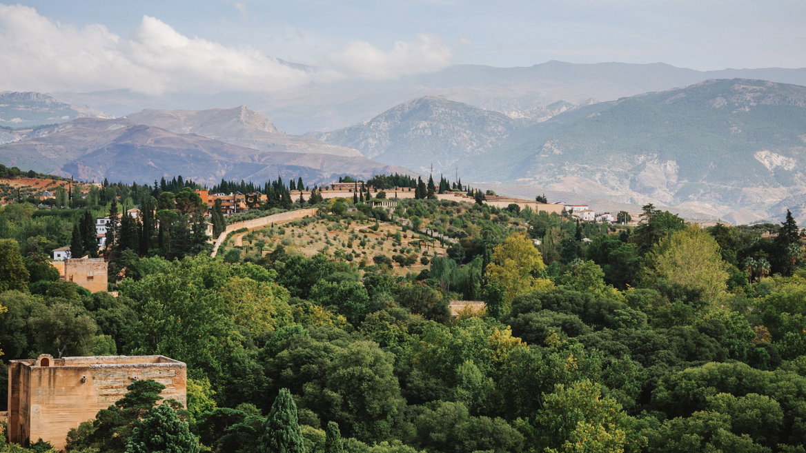 To escape the din of the city, Dehesa del Generalife
