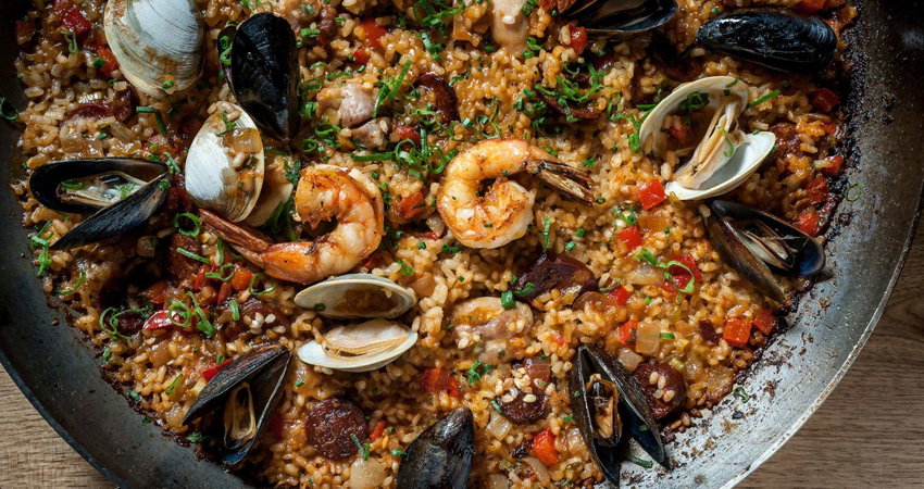 Paella Valenciana en el restaurante Toro de Boston